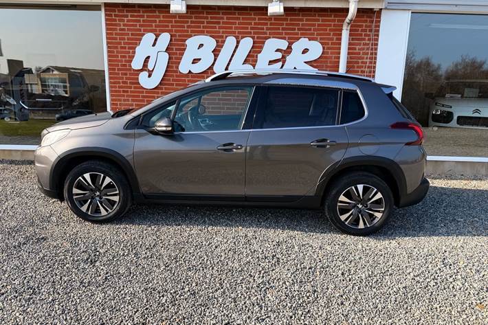 Sort Peugeot 2008 fra 2017