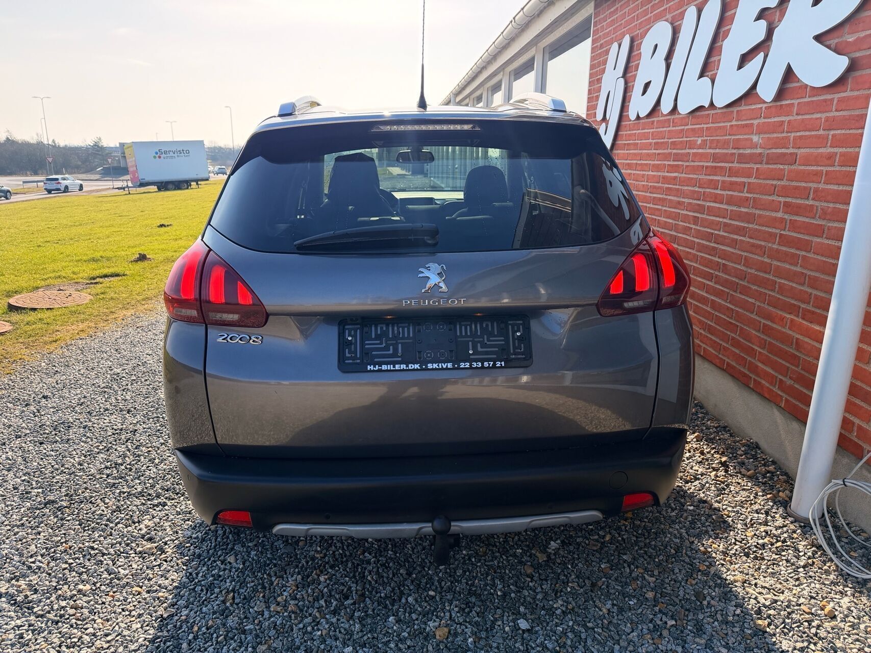 Sort Peugeot 2008 fra 2017