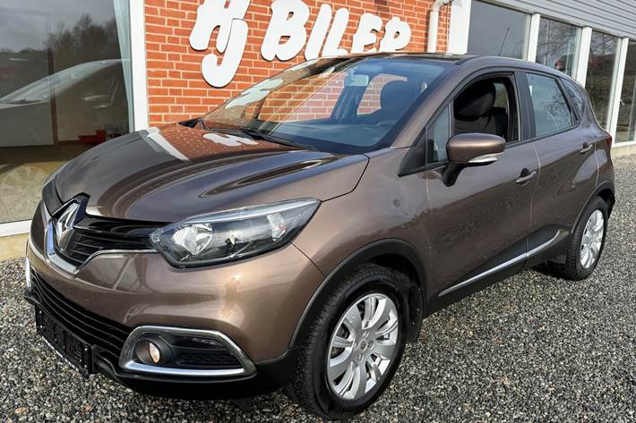 Brun Renault Captur fra 2015
