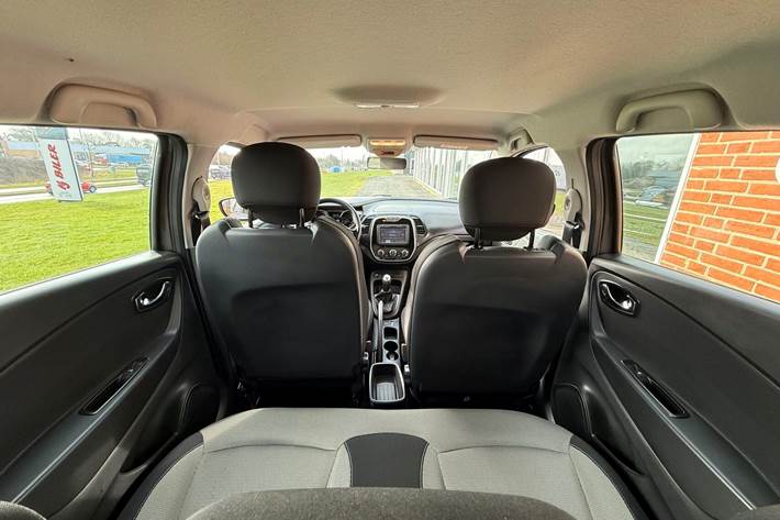 Brun Renault Captur fra 2015