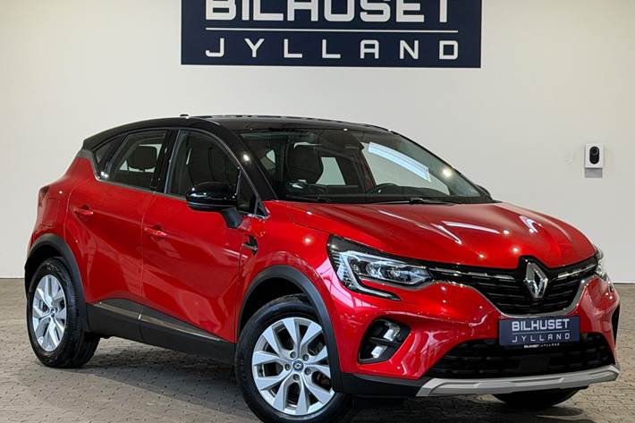 Rød Renault Captur fra 2020 set udefra