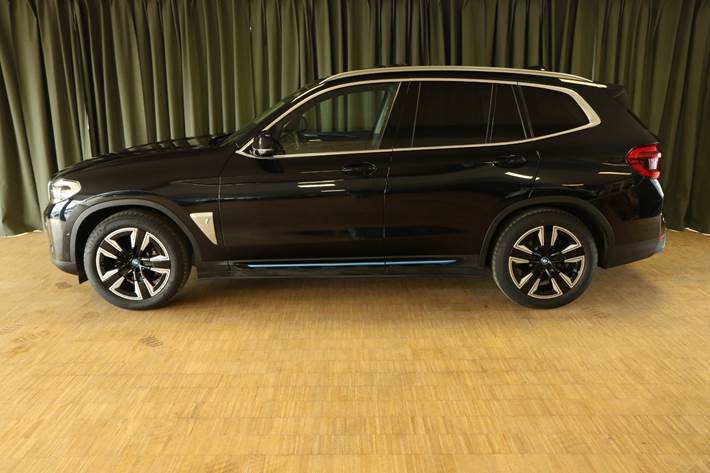 Sort BMW iX3 fra 2021