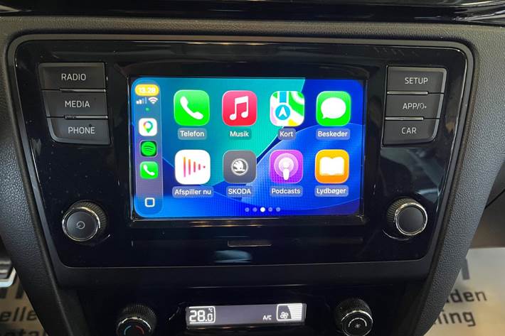 Grå Skoda Rapid fra 2018