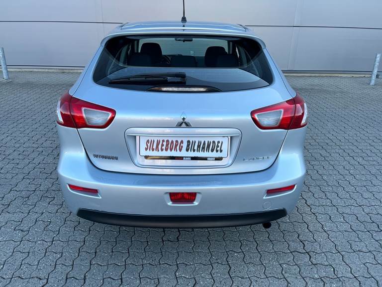 Mitsubishi Lancer 1,8 Instyle SportBack