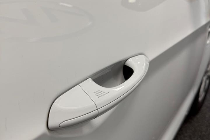 Hvid Ford S-MAX fra 2018