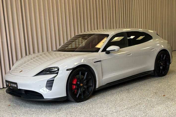 Grå Porsche Taycan GTS fra 2023