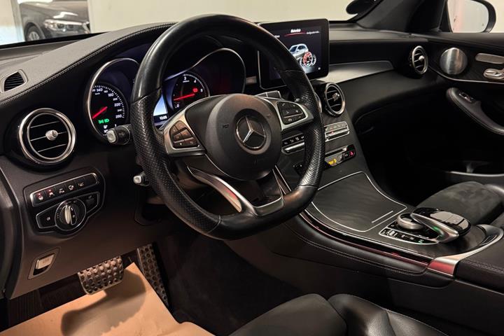 Sort Mercedes GLC350 d fra 2018 set indefra
