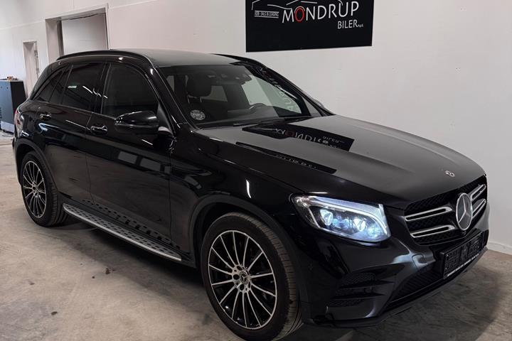 Sort Mercedes GLC350 d fra 2018 set udefra