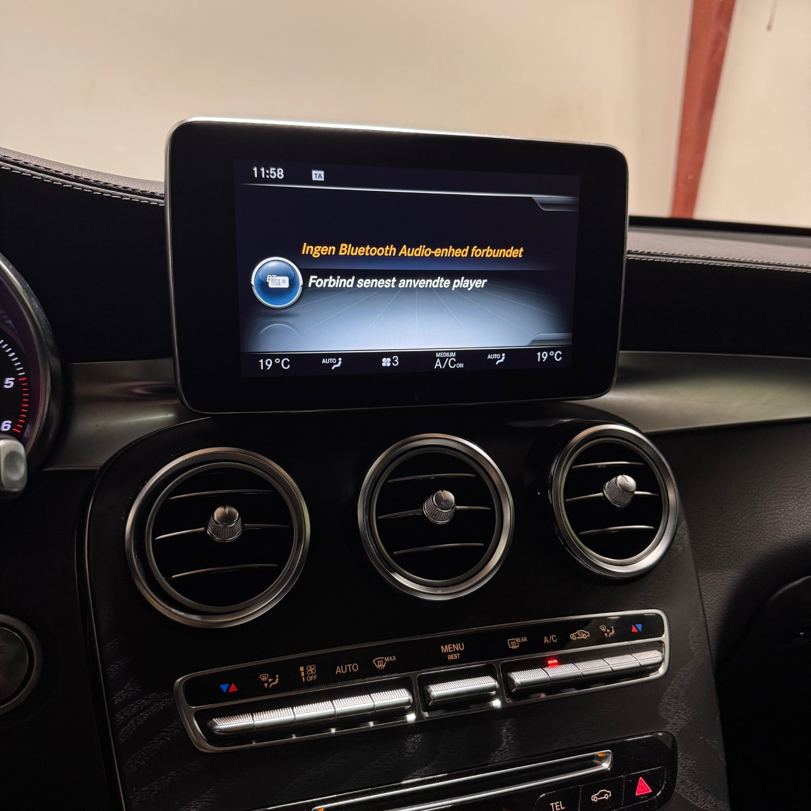 Sort Mercedes GLC350 d fra 2018