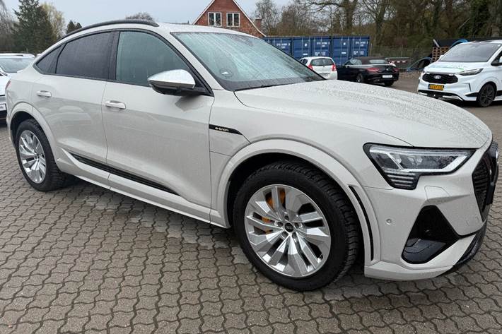 undefined Audi e-tron S fra 2022 set udefra