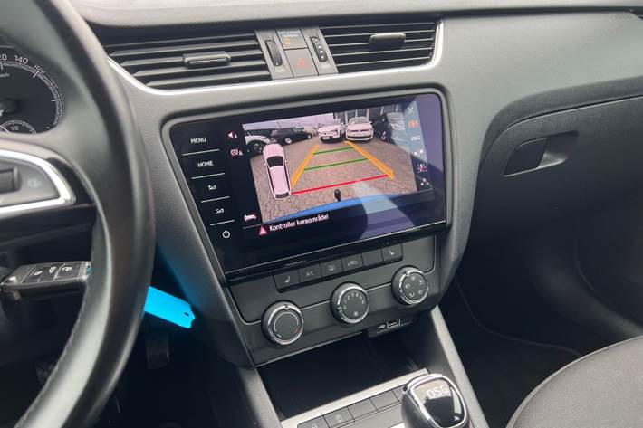 Blå Skoda Octavia fra 2020