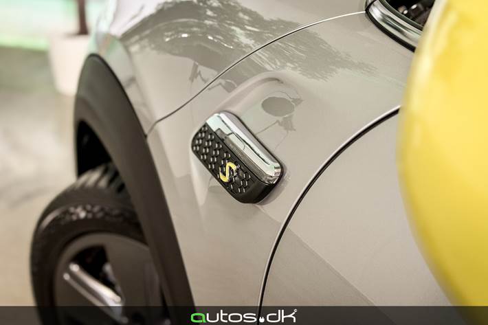Sølv Mini Cooper SE fra 2024