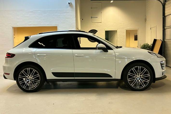 Hvid Porsche Macan fra 2018