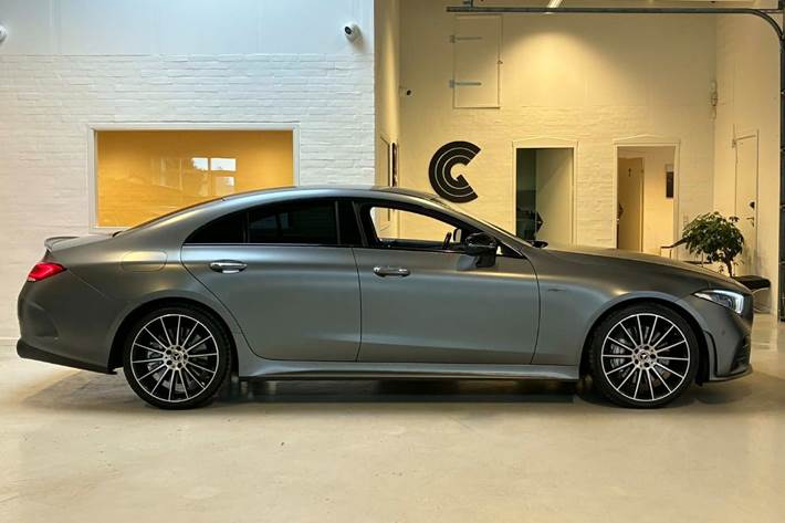 Grå Mercedes AMG GT 53 fra 2019