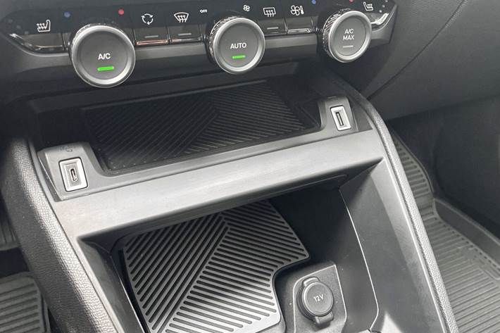 Hvid Citroën ë-C4 fra 2023