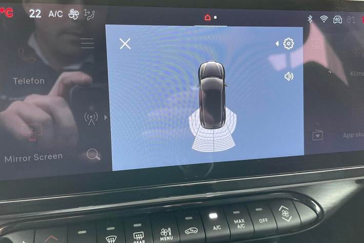 Beige Alfa Romeo Junior fra 2025