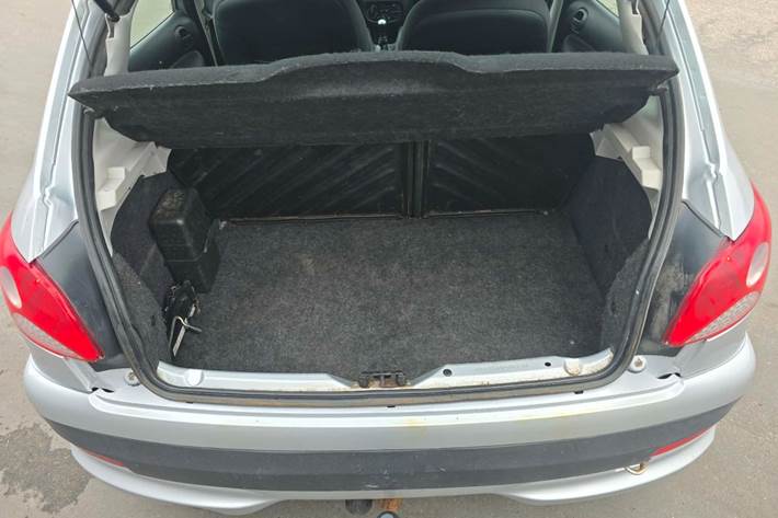 undefined Peugeot 206+ fra 2012