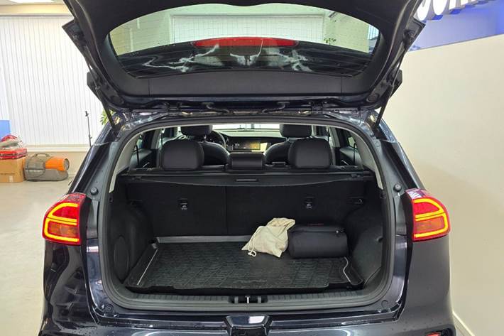 Blå Kia Niro fra 2020