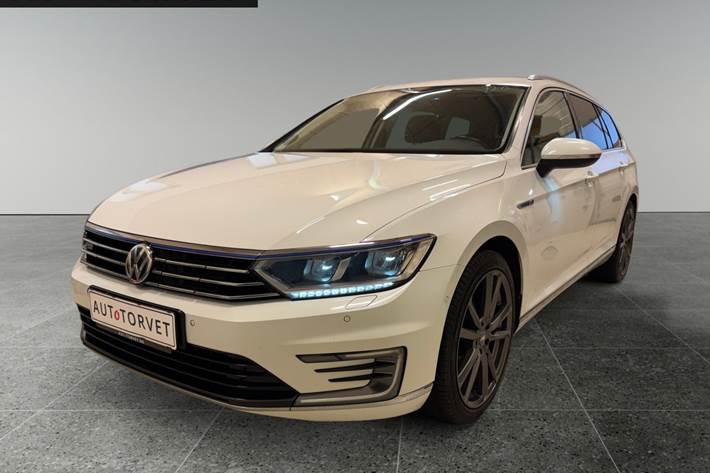 Hvid VW Passat fra 2016