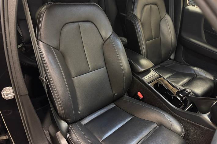 Sort Volvo XC40 fra 2021