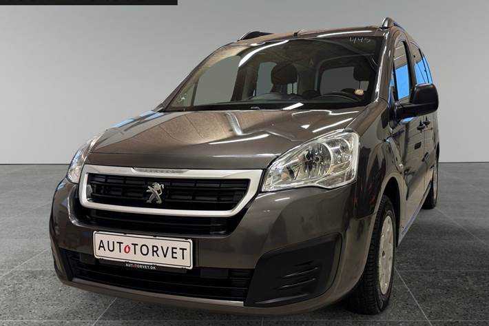 Grå Peugeot Partner Tepee fra 2017
