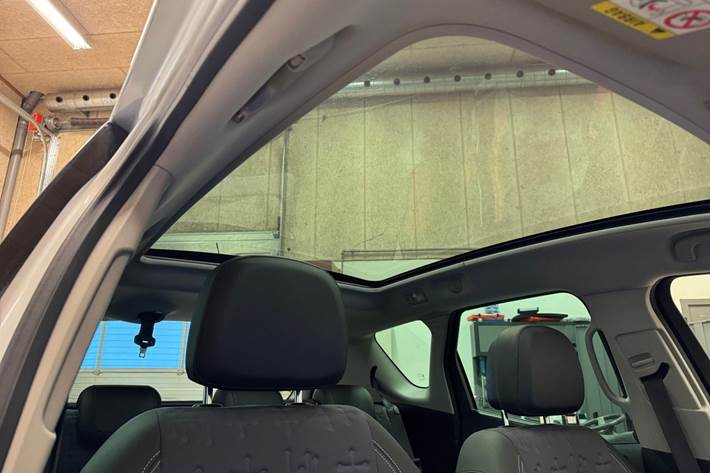 Sølv Opel Meriva fra 2016