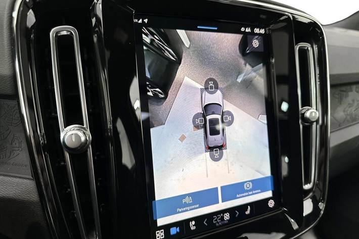 Hvid Volvo XC40 fra 2023