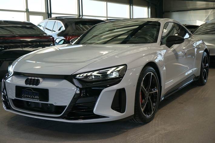 Hvid Audi e-tron GT fra 2022 set udefra