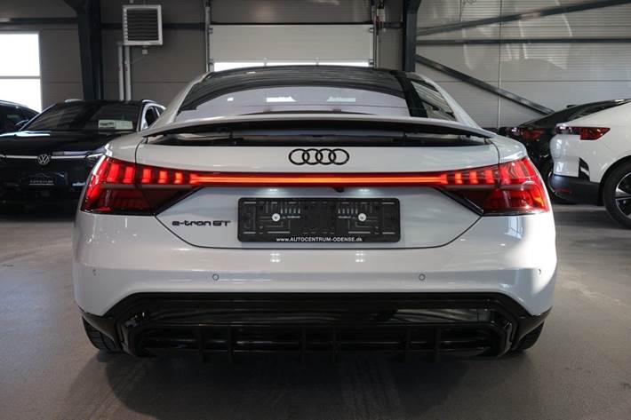 Hvid Audi e-tron GT fra 2022