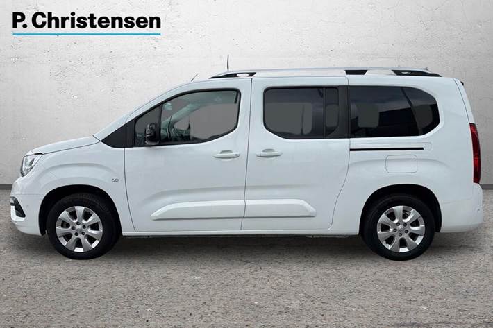 Hvid Opel Combo-e Life fra 2022