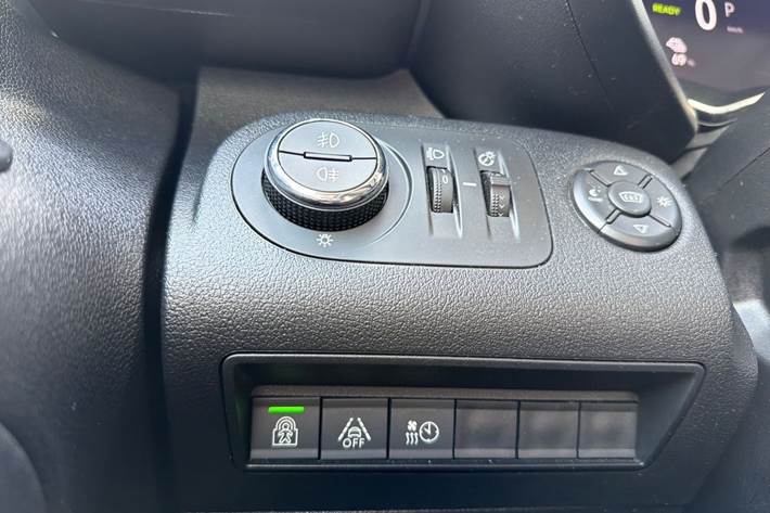 Hvid Opel Combo-e Life fra 2022