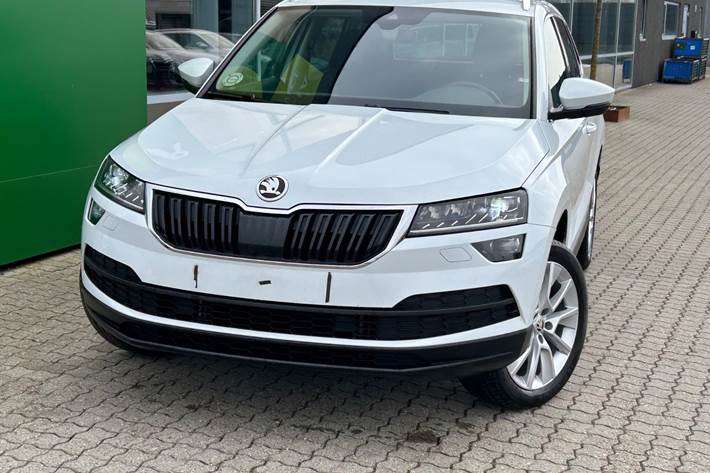 Hvid Skoda Karoq fra 2018