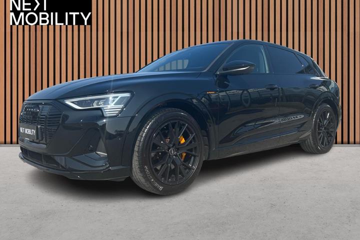 Sort Audi e-tron fra 2022 set udefra