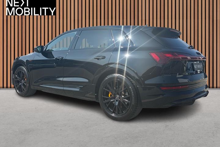 Sort Audi e-tron fra 2022