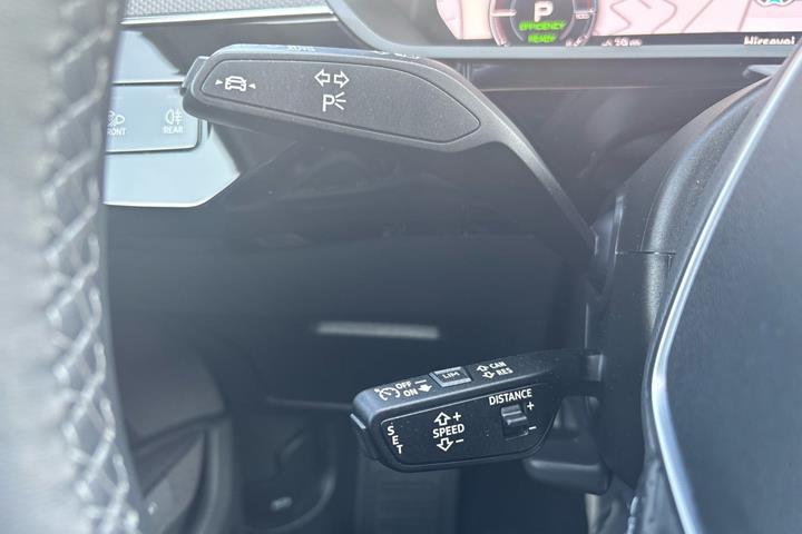 Sort Audi e-tron fra 2022