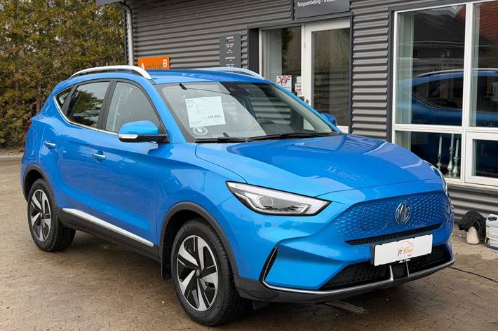 Blå MG ZS fra 2022 set udefra