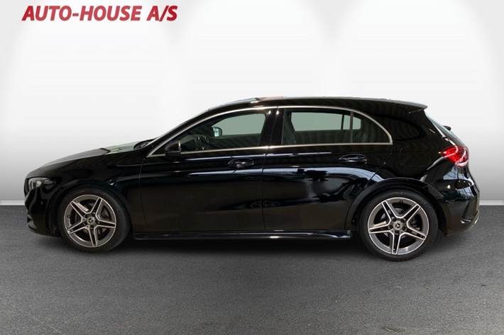 Rød Mercedes A200 d fra 2022