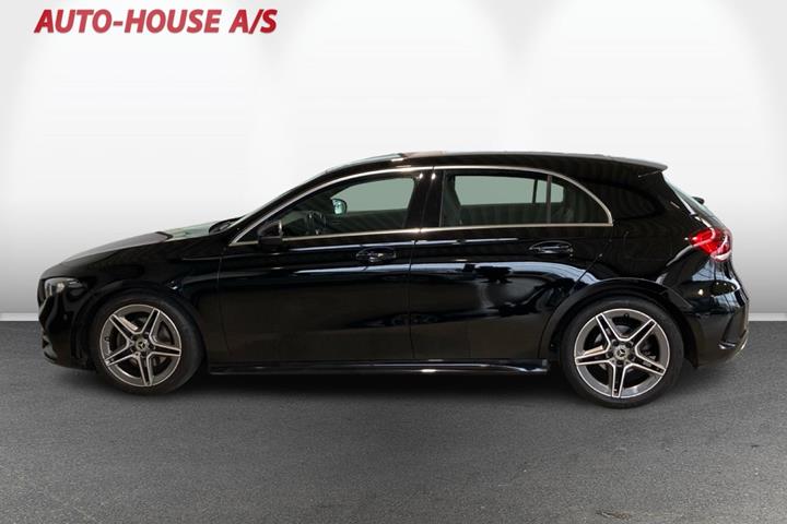 Rød Mercedes A200 d fra 2022