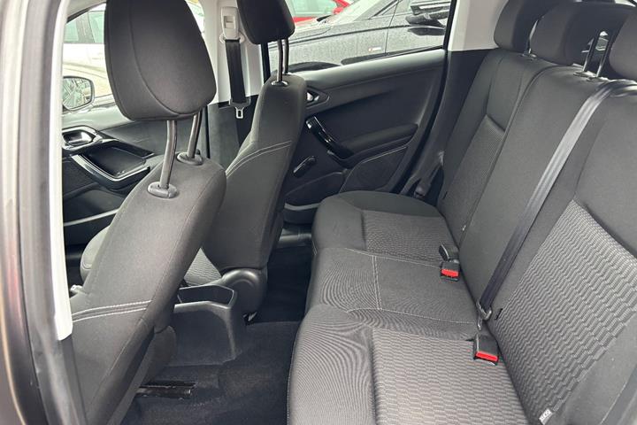 undefined Peugeot 208 fra 2019