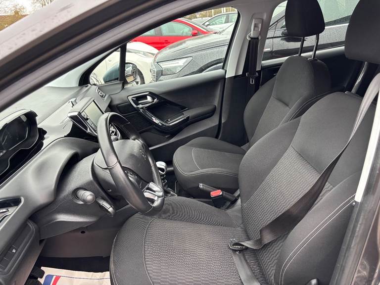 Peugeot 208 1,5 BlueHDi 100 Envy