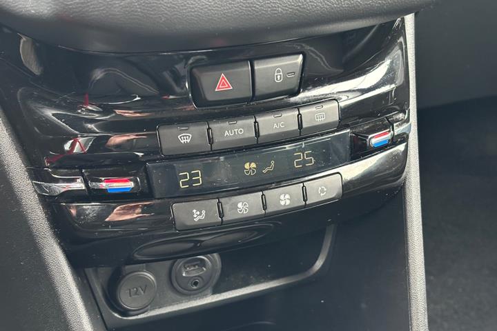 undefined Peugeot 208 fra 2019