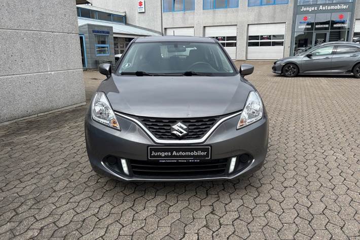 Grå Suzuki Baleno fra 2017