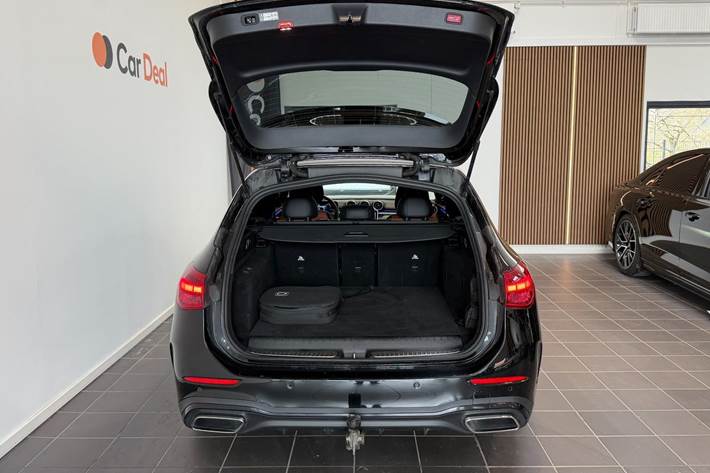 Sort Mercedes C300 e fra 2023