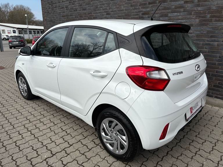 Hyundai i10 1,0 Essential 67HK 5d