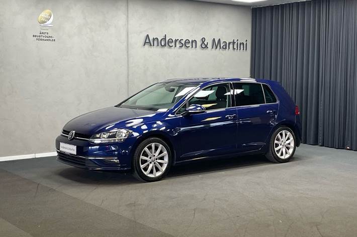 Blå VW Golf fra 2017