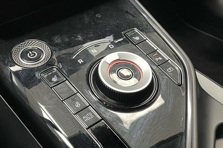 Hvid Kia Niro EV fra 2025