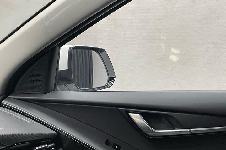 Hvid Kia Niro EV fra 2025