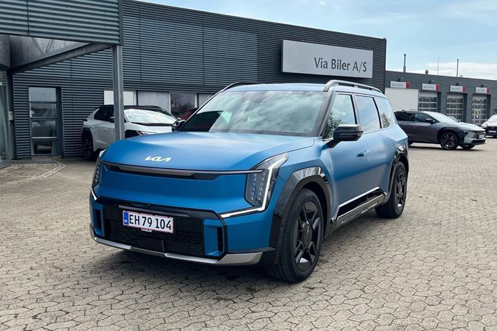 Blå Kia EV9 fra 2025 set udefra
