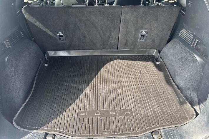 Sort Ford Kuga fra 2020