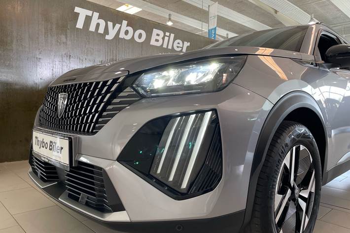 Grå Peugeot e-2008 fra 2025